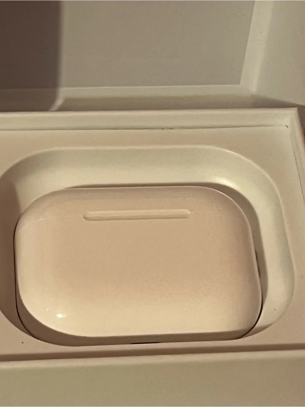 Apple White True Wireless Earbuds with charging case